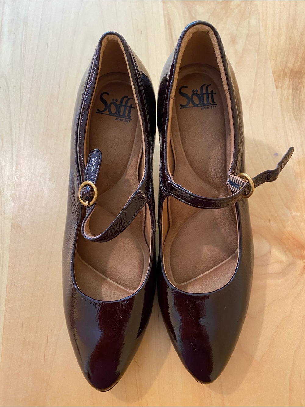 Sofft Glossy Mary Jane Heel in Wine